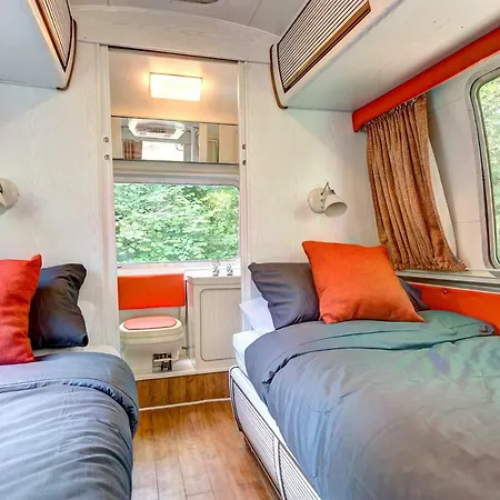 Glamping 1970 American Airstream Motorhome Ponsanooth Exterior photo