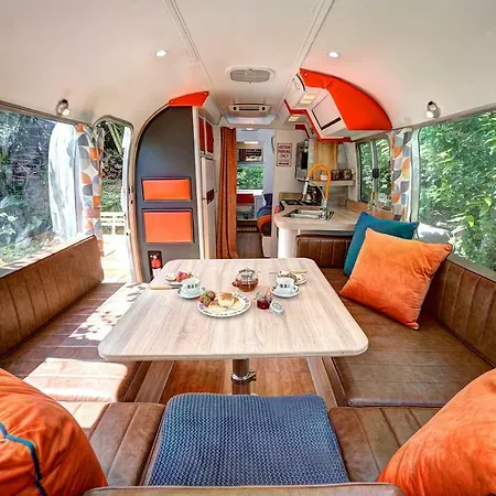 Glamping 1970 American Airstream Motorhome Ponsanooth Exterior photo