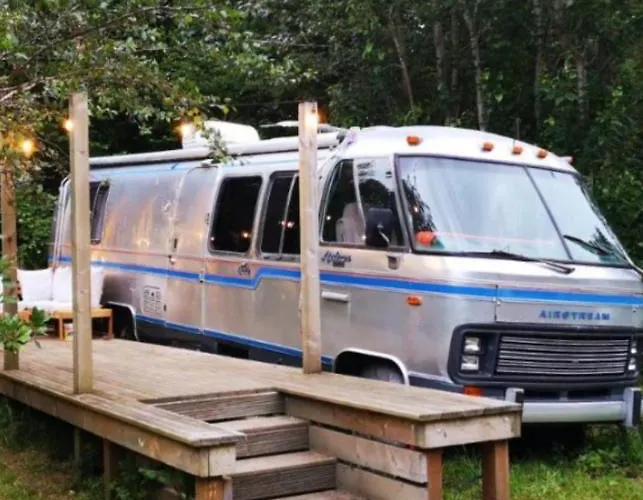 Glamping 1970 American Airstream Motorhome