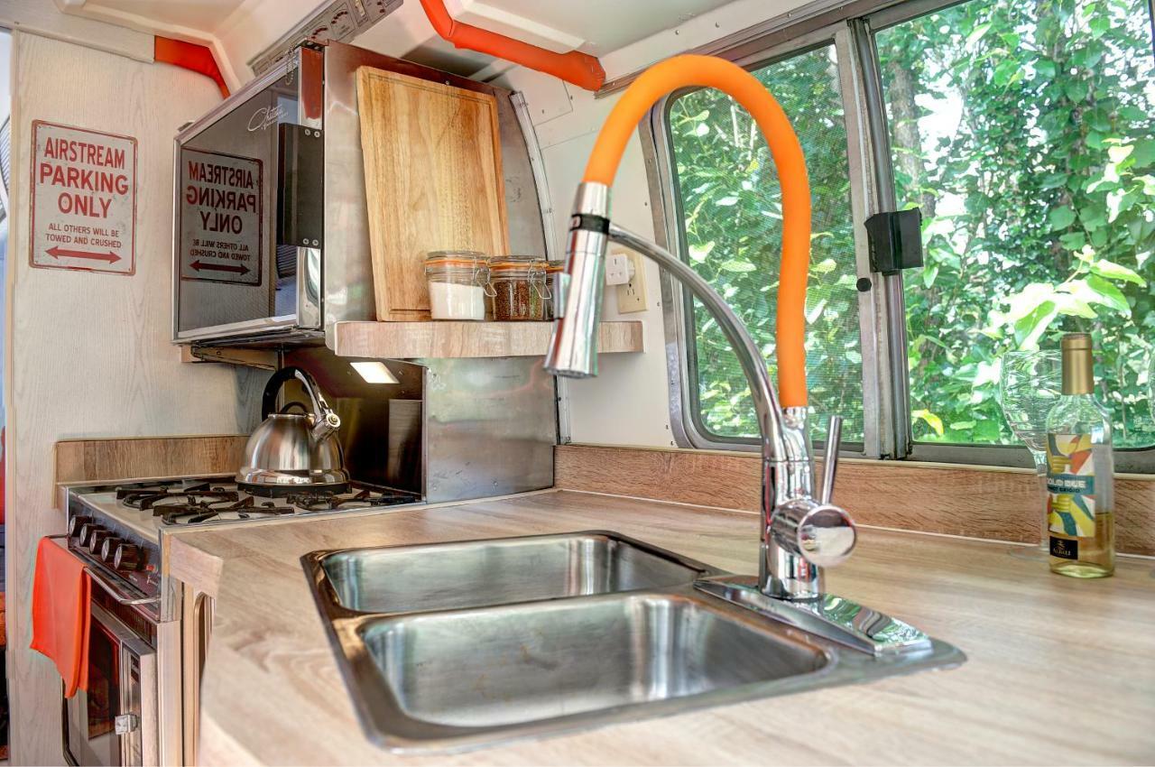 Glamping 1970 American Airstream Motorhome